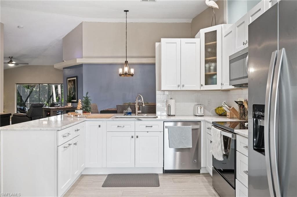 17611 Marco Island Ln, Fort Myers, FL 33908-2