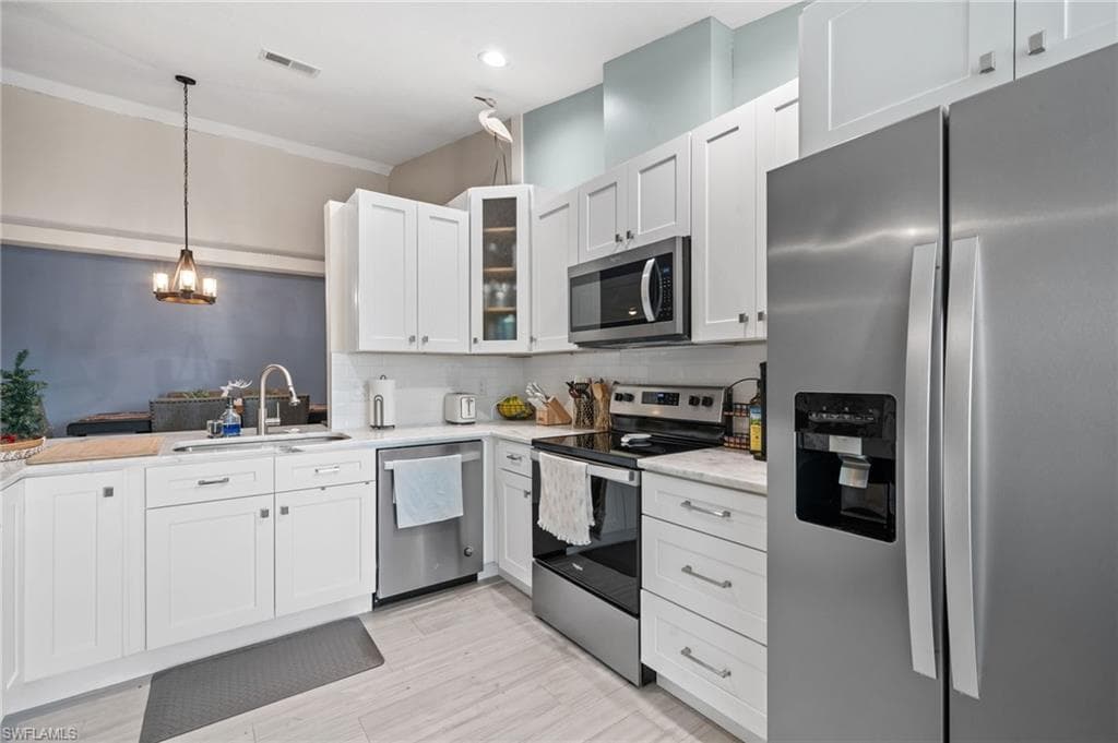 17611 Marco Island Ln, Fort Myers, FL 33908-3