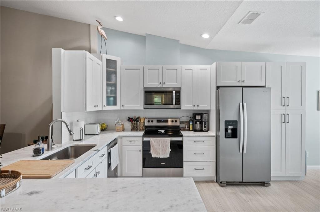 17611 Marco Island Ln, Fort Myers, FL 33908-4