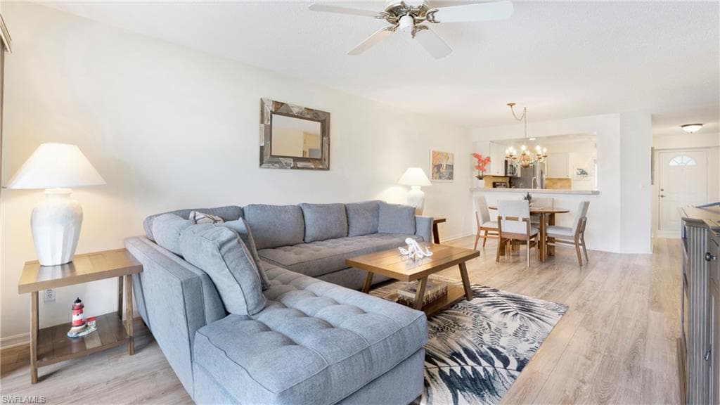 905 New Waterford Dr 101, Naples, FL 34104-9