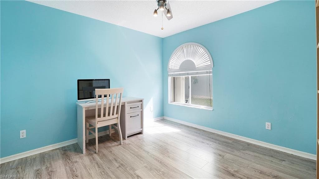 905 New Waterford Dr 101, Naples, FL 34104-14