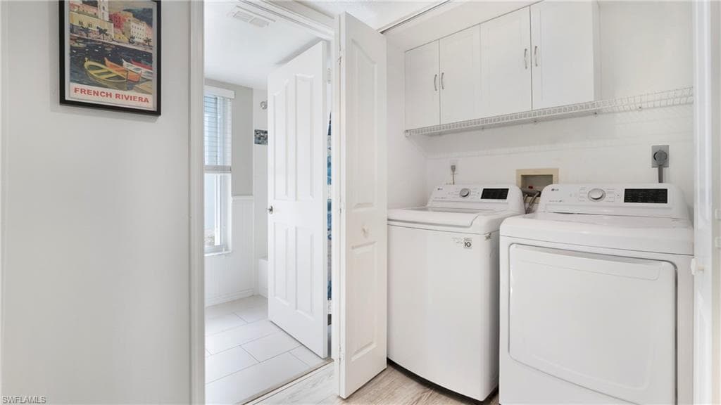 905 New Waterford Dr 101, Naples, FL 34104-16