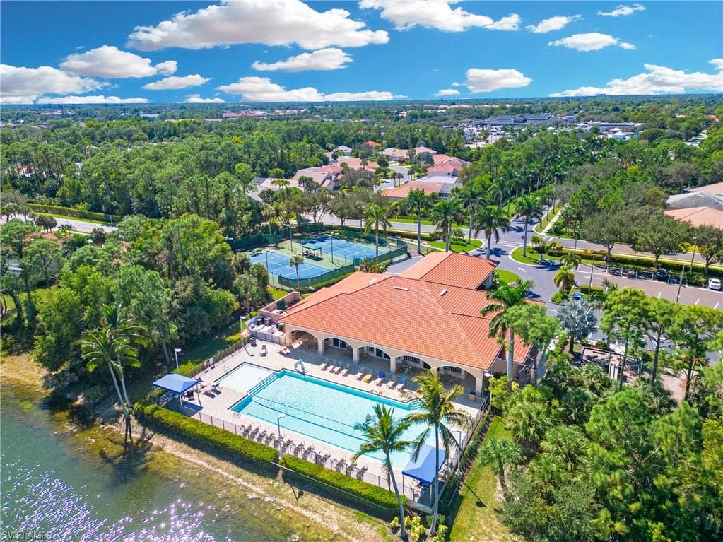 905 New Waterford Dr 101, Naples, FL 34104-26