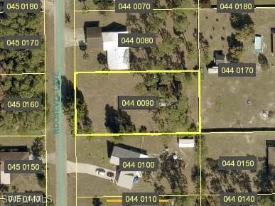 306 Roosevelt Ave, Lehigh Acres, FL 33936-1