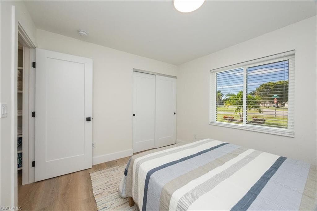 3560 Corana Way, Naples, FL 34105-16