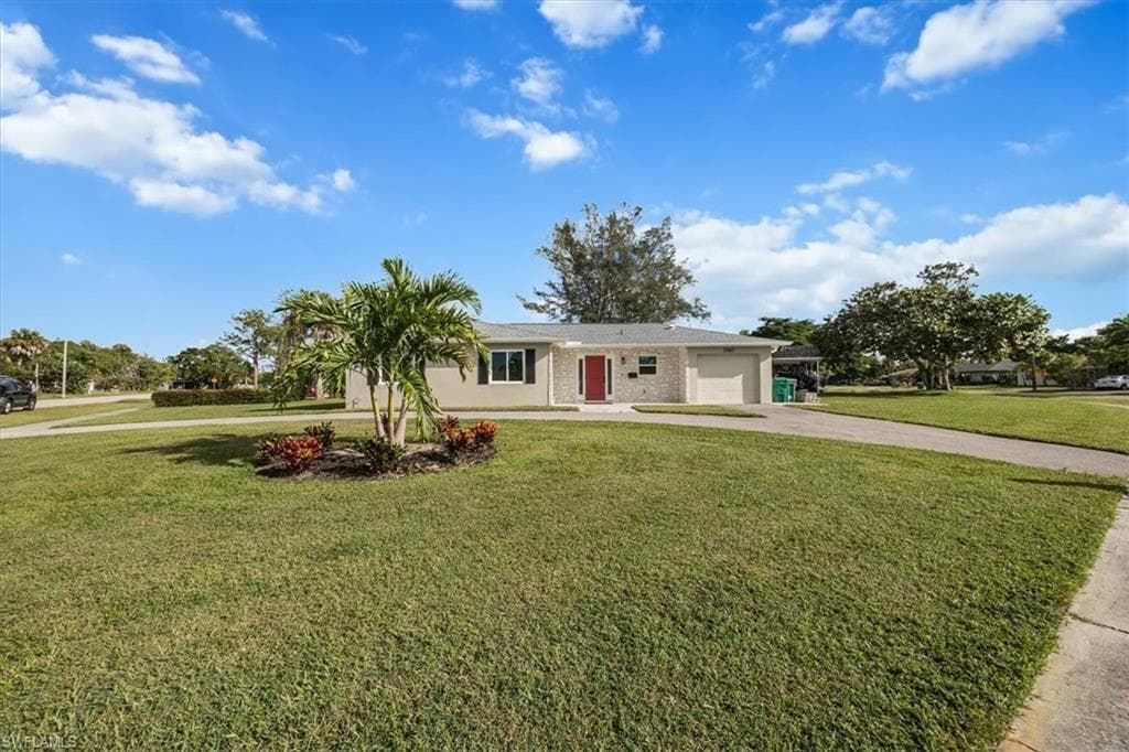 3560 Corana Way, Naples, FL 34105-23