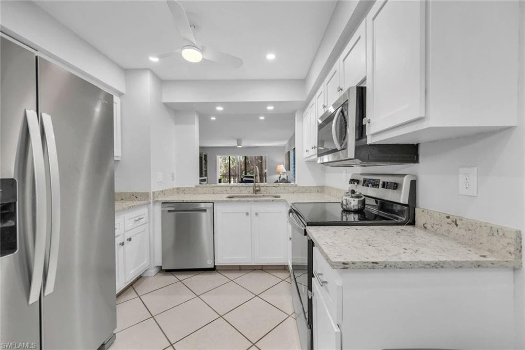 228 Fox Glen Dr 3204, Naples, FL 34104-10