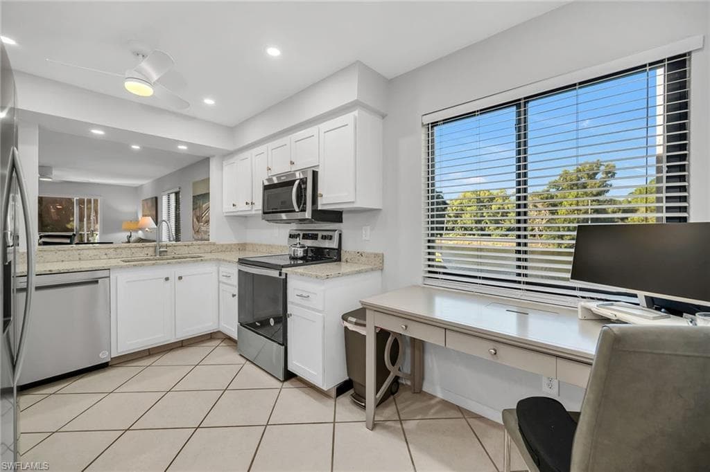 228 Fox Glen Dr 3204, Naples, FL 34104-11