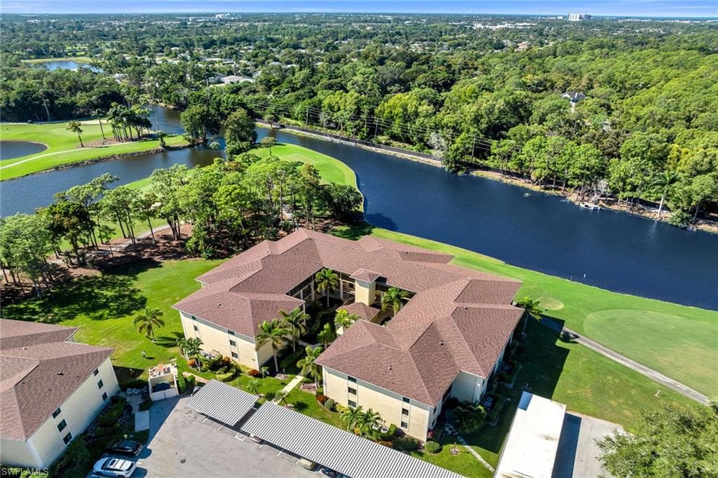 228 Fox Glen Dr 3204, Naples, FL 34104-35