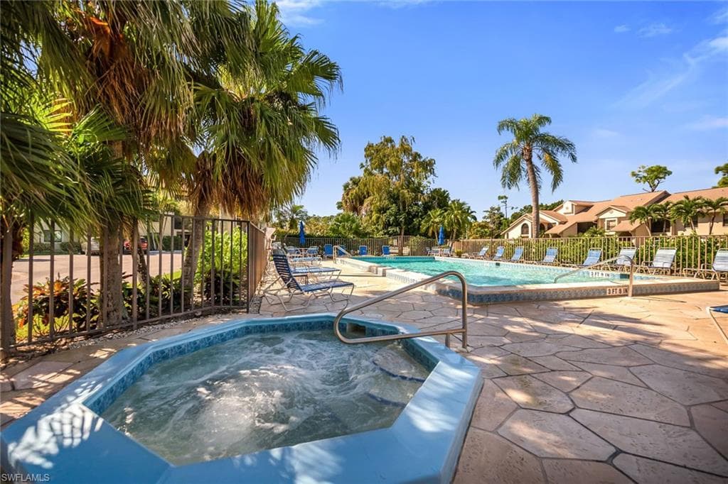 228 Fox Glen Dr 3204, Naples, FL 34104-44