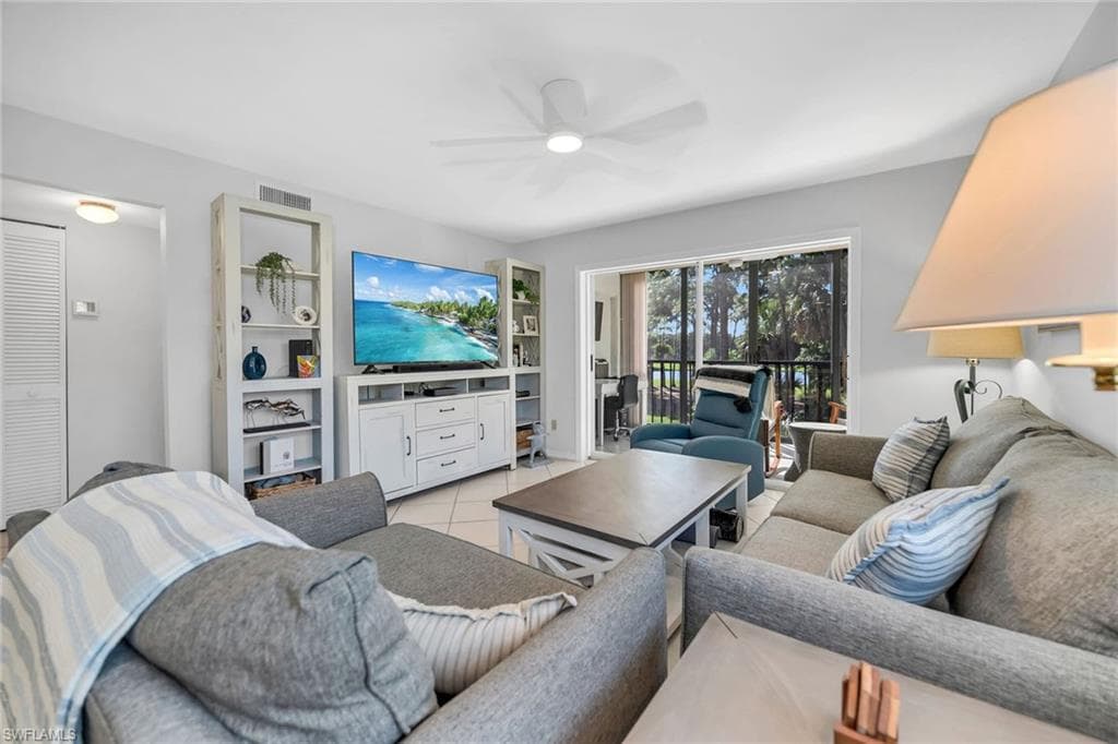 228 Fox Glen Dr 3204, Naples, FL 34104-3