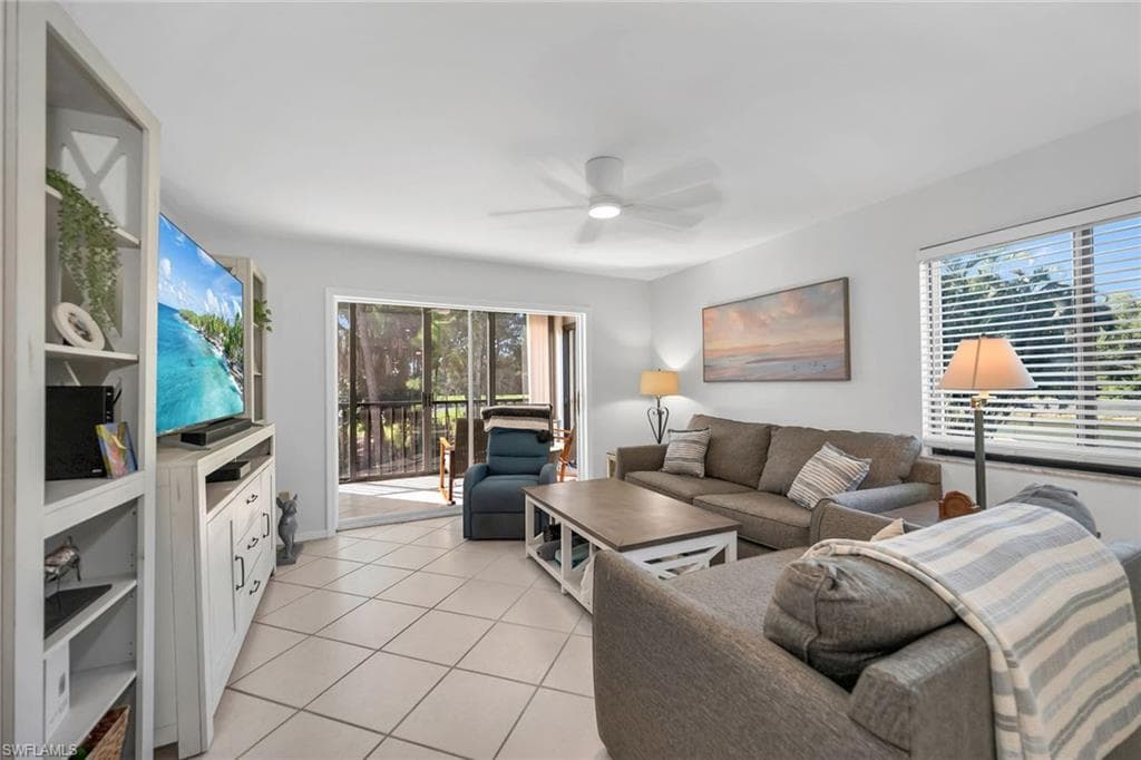 228 Fox Glen Dr 3204, Naples, FL 34104-4