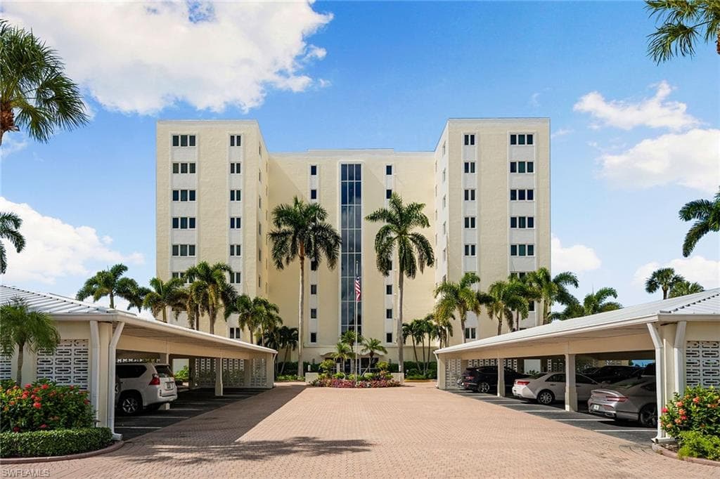 2885 Gulf Shore Blvd N 304, Naples, FL 34103-18