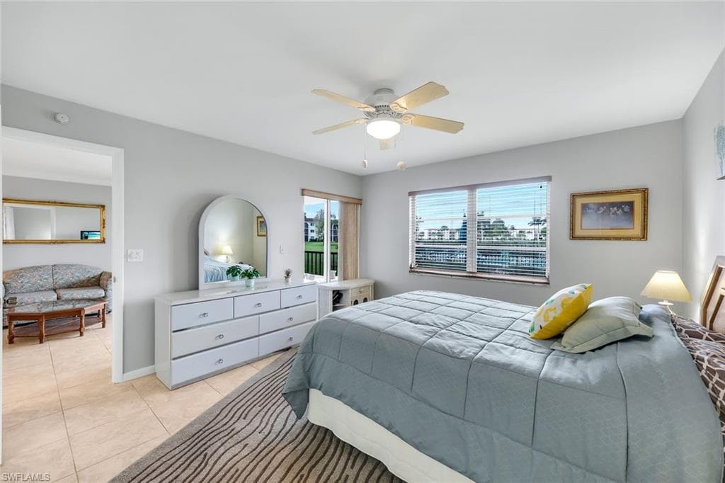 37 High Point Cir E 109, Naples, FL 34103-12