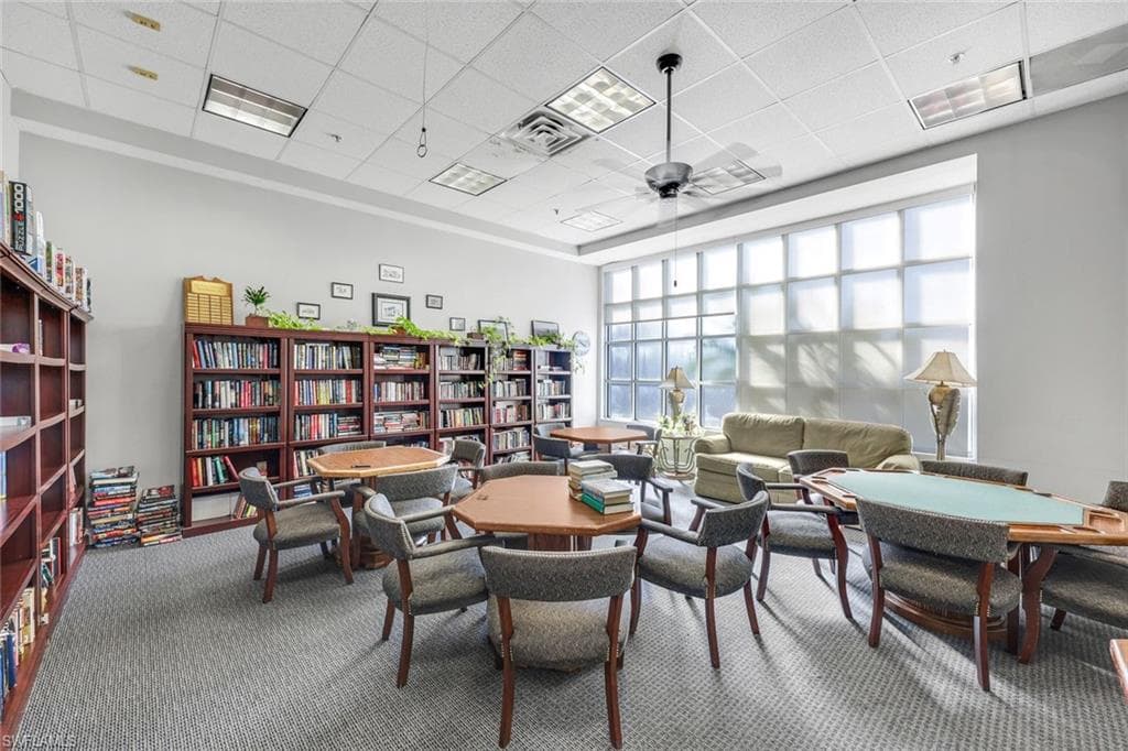 37 High Point Cir E 109, Naples, FL 34103-30