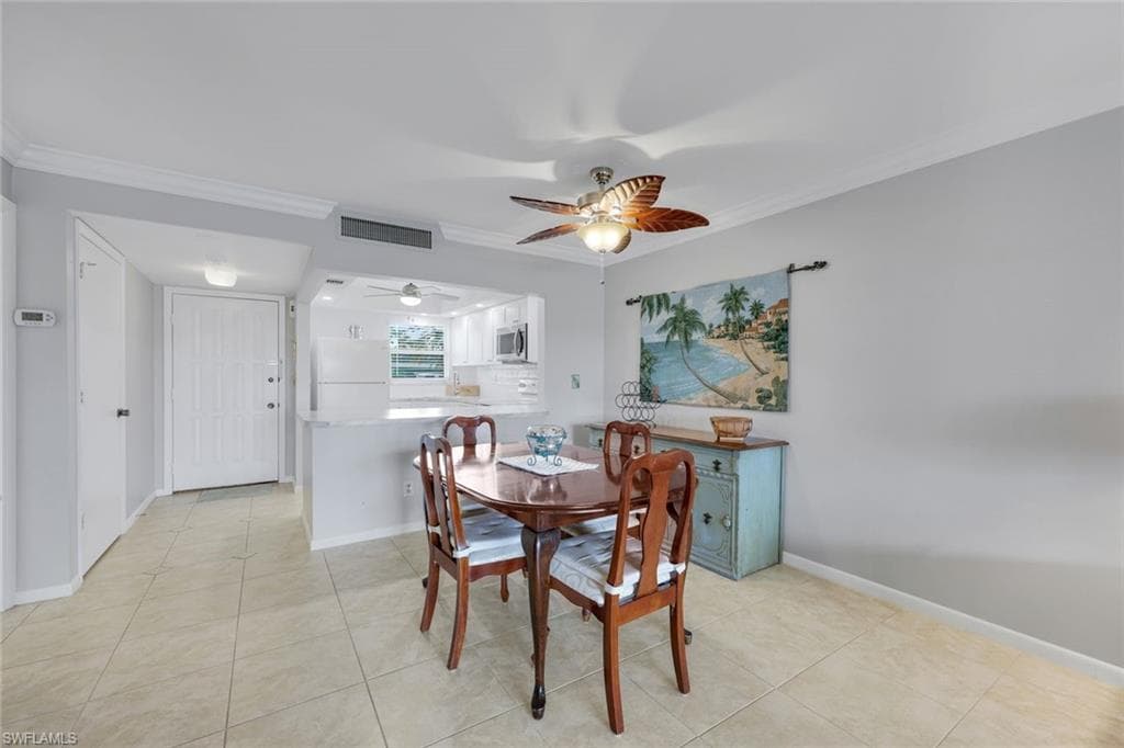 37 High Point Cir E 109, Naples, FL 34103-7