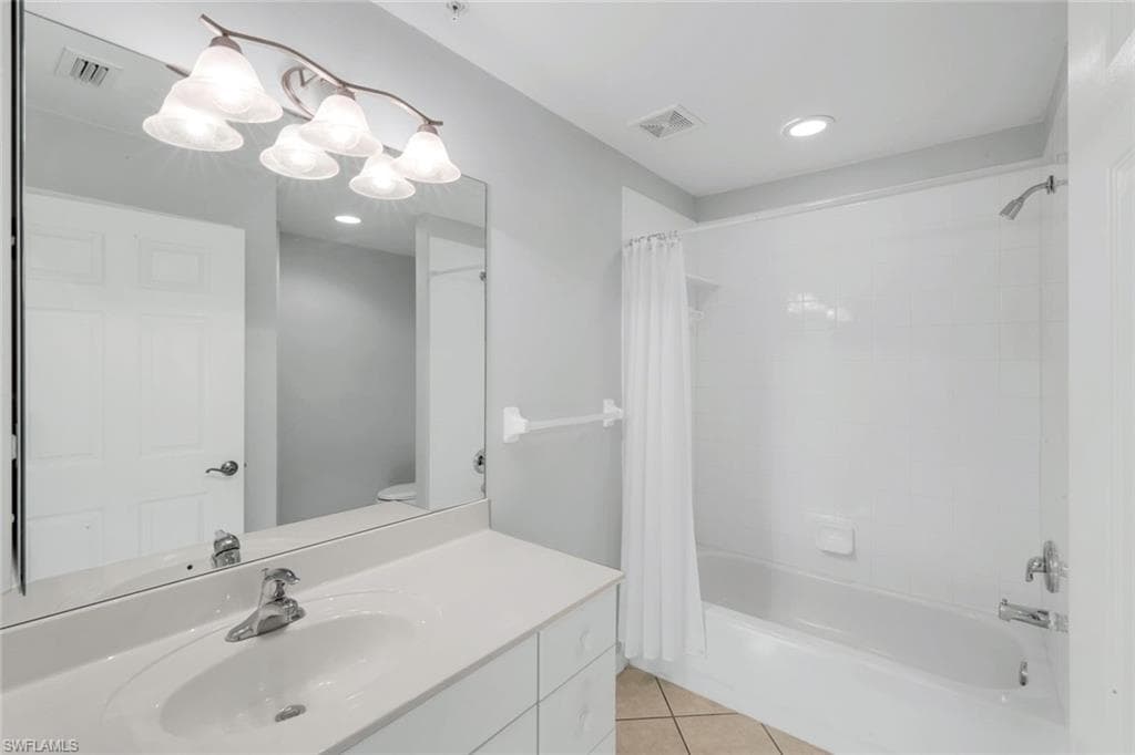 2415 Bayou Ln 7403, Naples, FL 34112-16