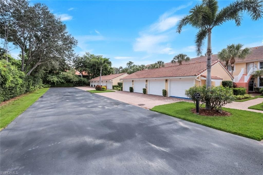 2415 Bayou Ln 7403, Naples, FL 34112-29