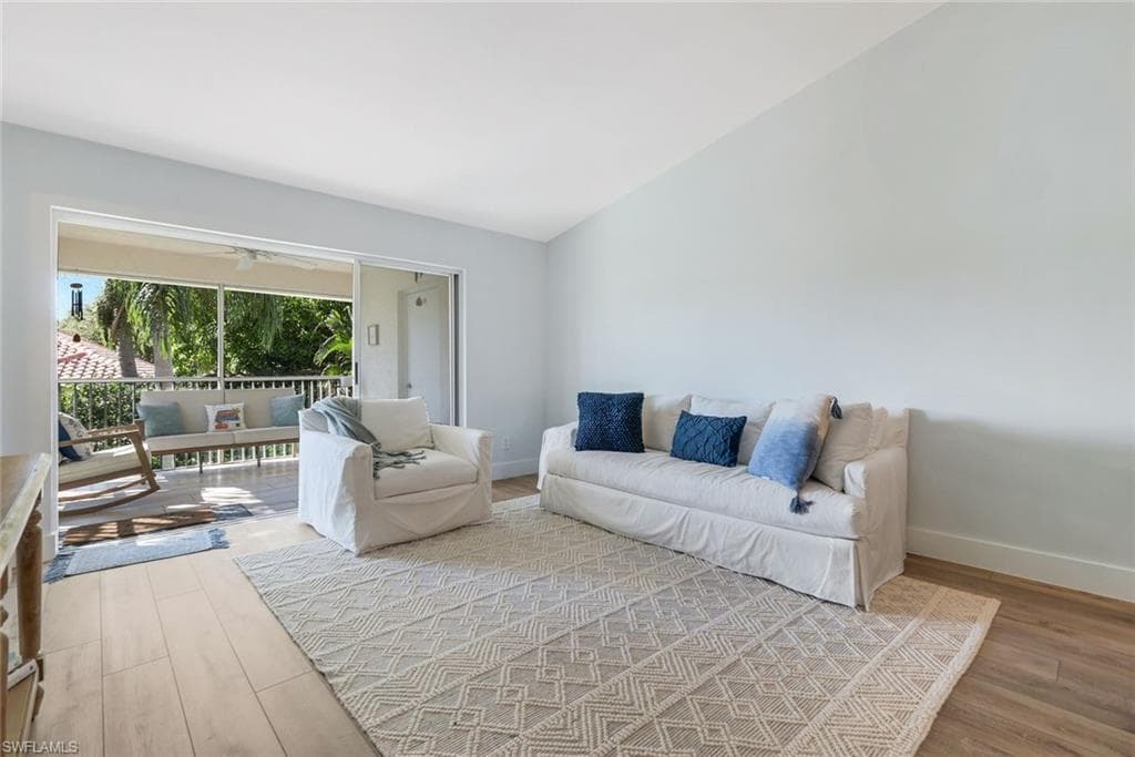 7767 Jewel Ln 203, Naples, FL 34109-9