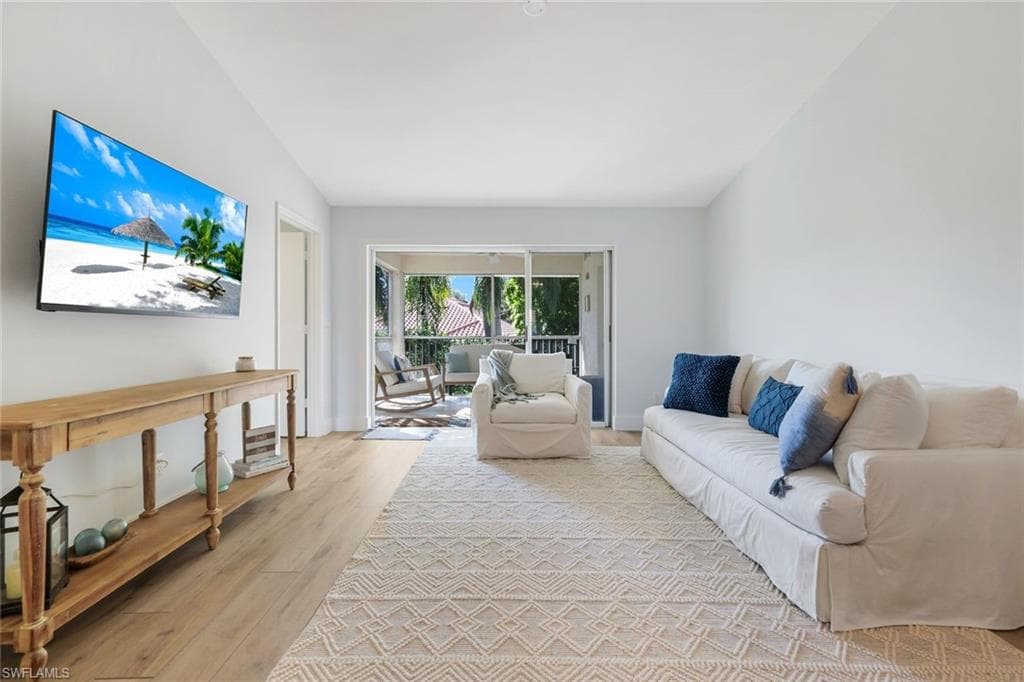 7767 Jewel Ln 203, Naples, FL 34109-10