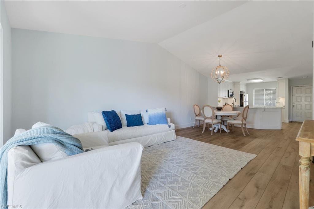 7767 Jewel Ln 203, Naples, FL 34109-11