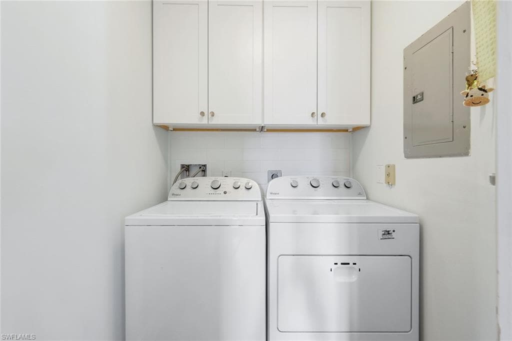 7767 Jewel Ln 203, Naples, FL 34109-18