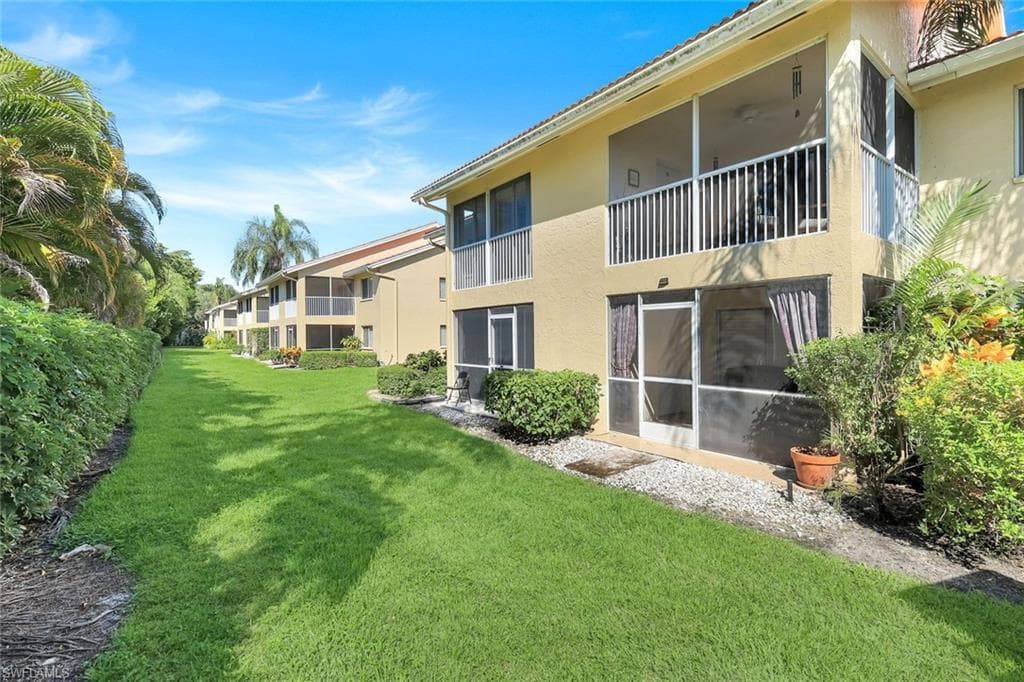 7767 Jewel Ln 203, Naples, FL 34109-21