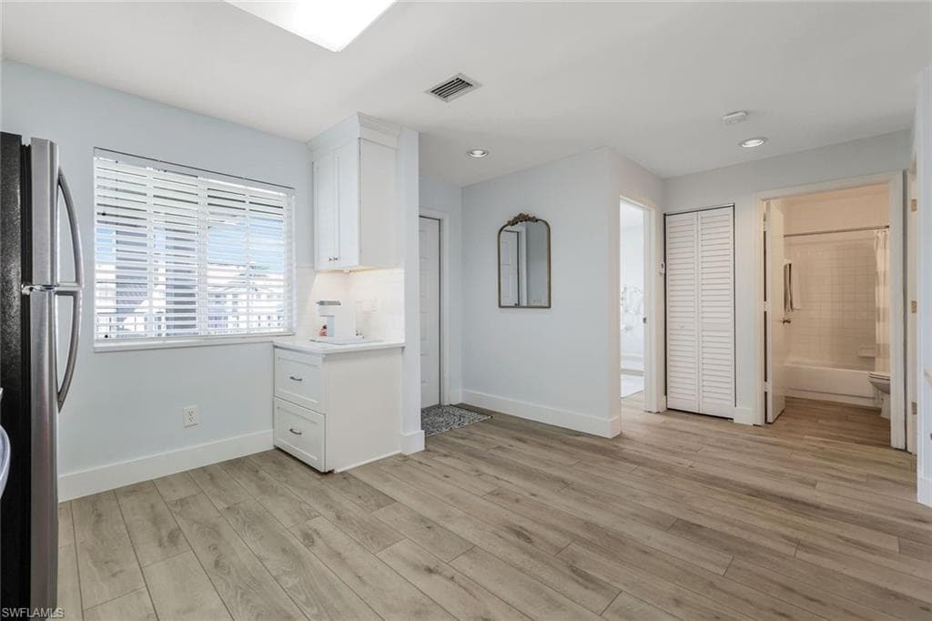 7767 Jewel Ln 203, Naples, FL 34109-6