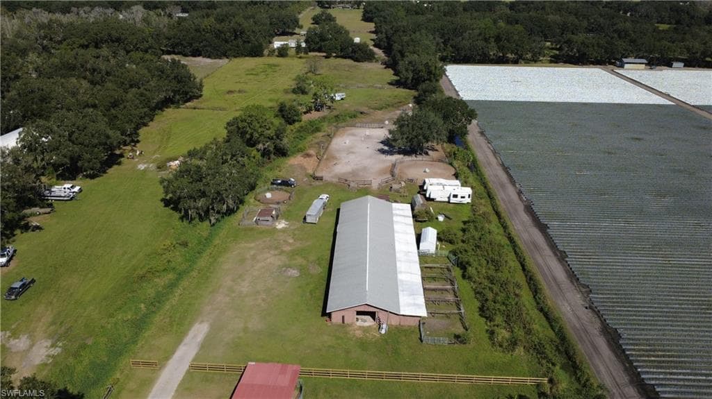 5902 Thonotosossa Rd, Plant City, FL 33565-22