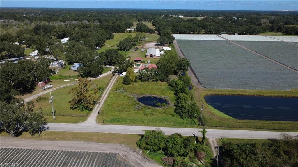 5902 Thonotosossa Rd, Plant City, FL 33565-23
