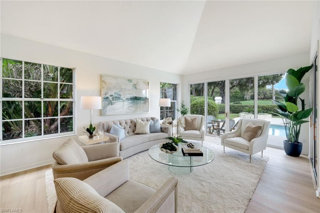 211 Via Napoli, Naples, FL 34105-10