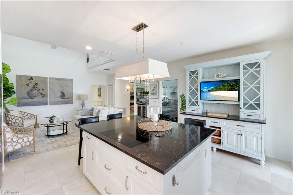 211 Via Napoli, Naples, FL 34105-17