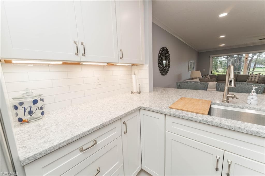 628 Woodshire Ln G5, Naples, FL 34105-17