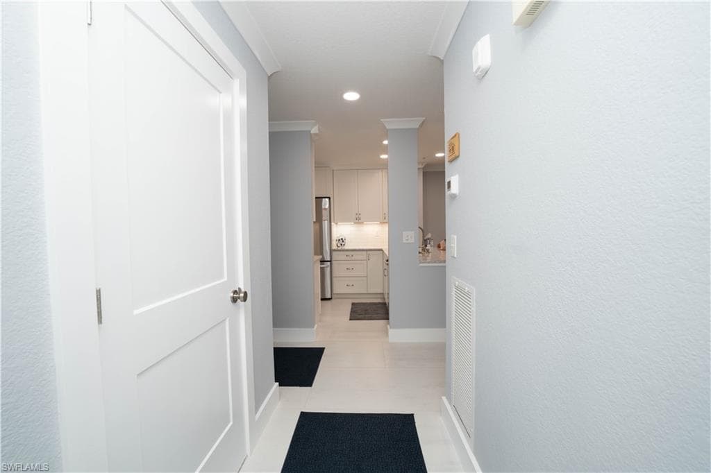 628 Woodshire Ln G5, Naples, FL 34105-3