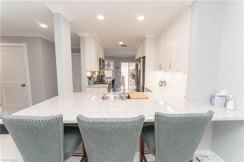 628 Woodshire Ln G5, Naples, FL 34105-4