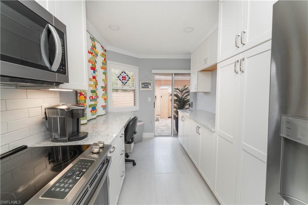 628 Woodshire Ln G5, Naples, FL 34105-5