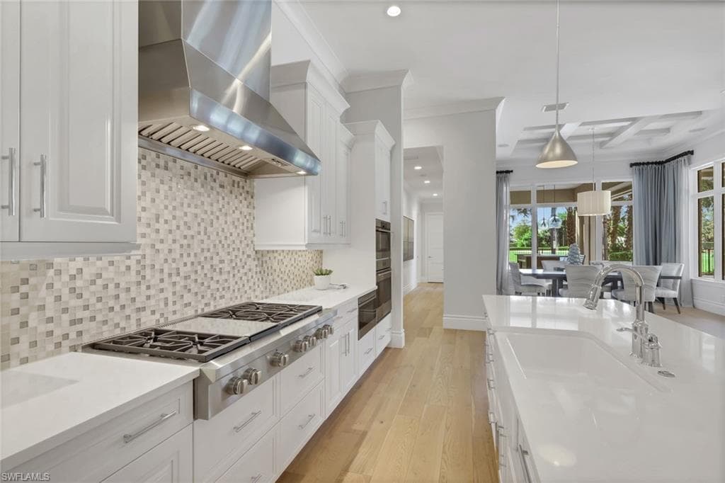 5054 Groveland Ter, Naples, FL 34119-11