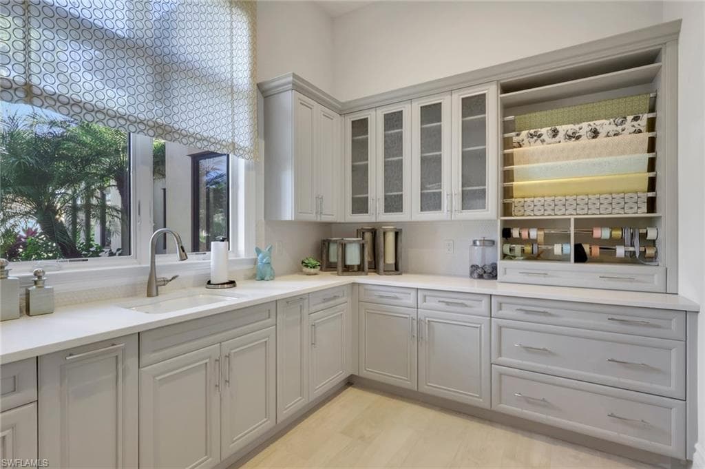 5054 Groveland Ter, Naples, FL 34119-38