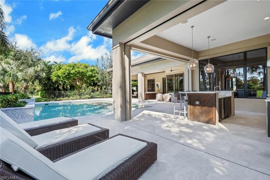 5054 Groveland Ter, Naples, FL 34119-47