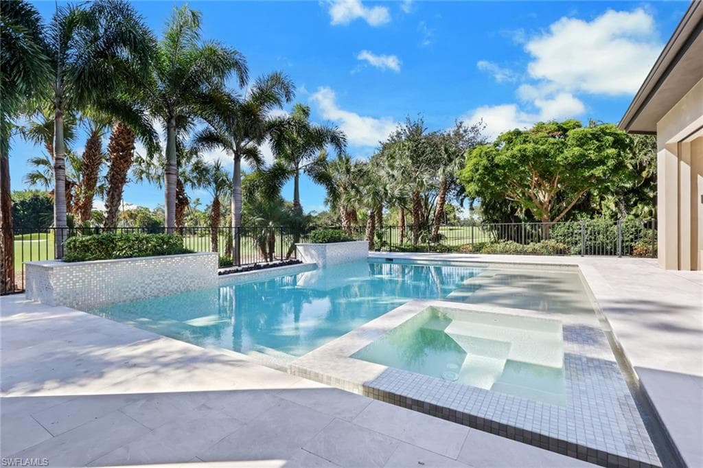 5054 Groveland Ter, Naples, FL 34119-48