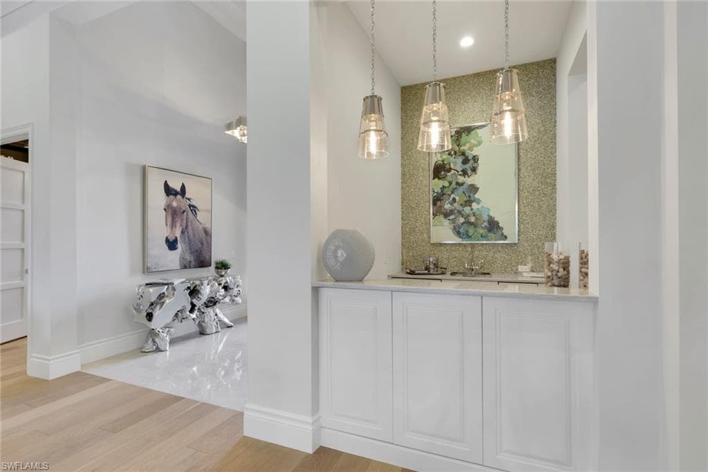 5054 Groveland Ter, Naples, FL 34119-6