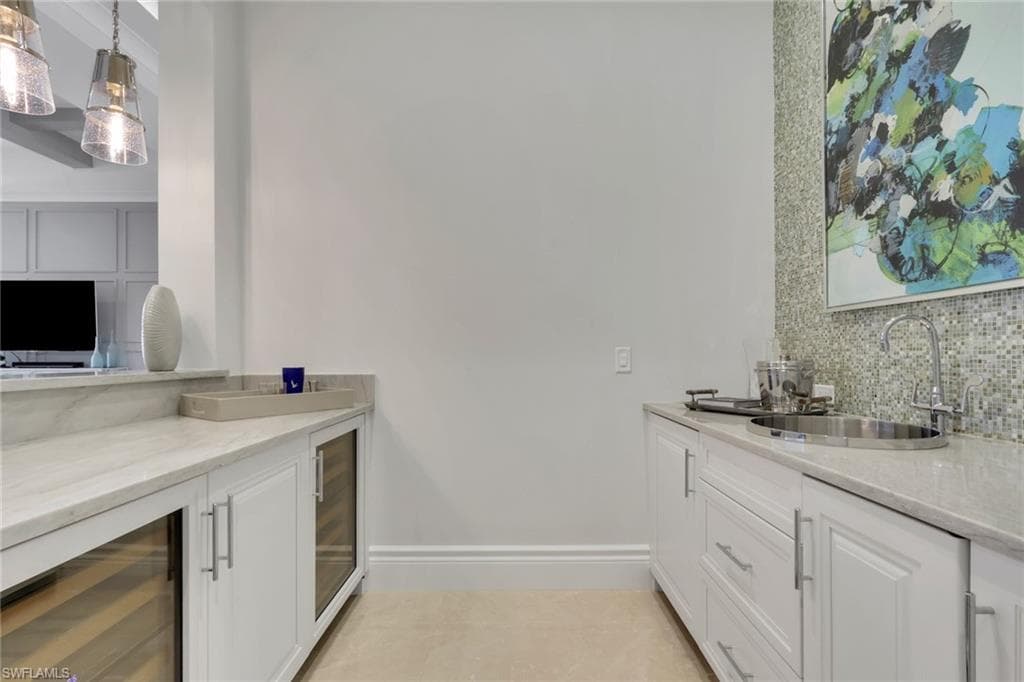 5054 Groveland Ter, Naples, FL 34119-7