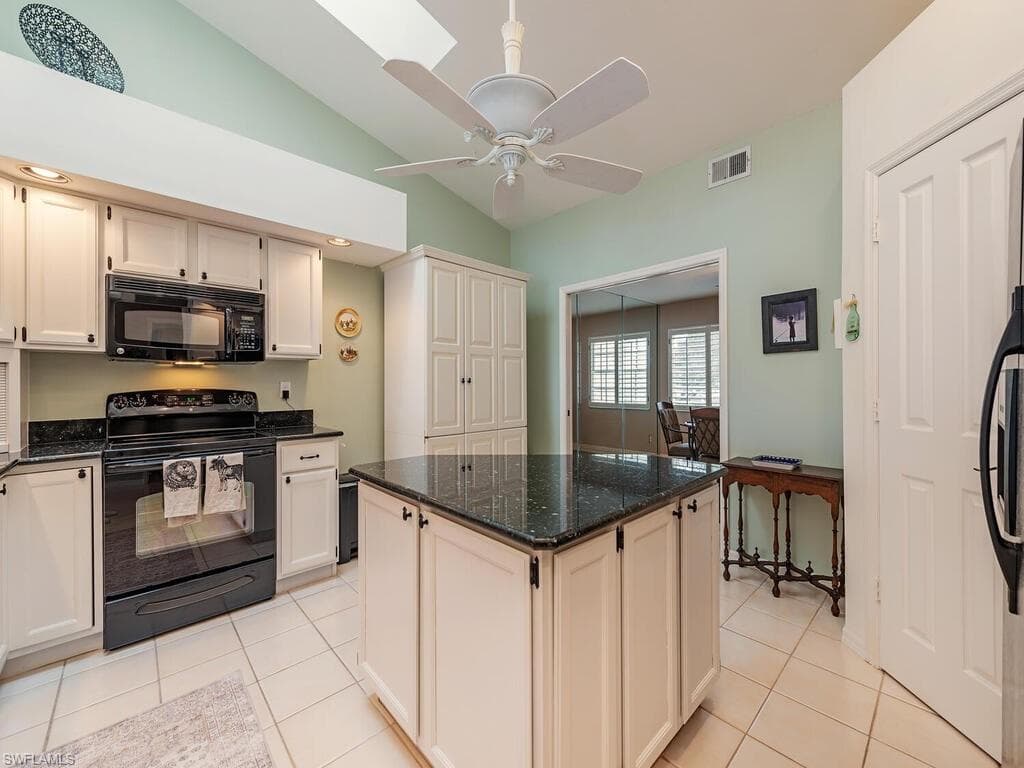 2839 Aintree Ln B202, Naples, FL 34112-10