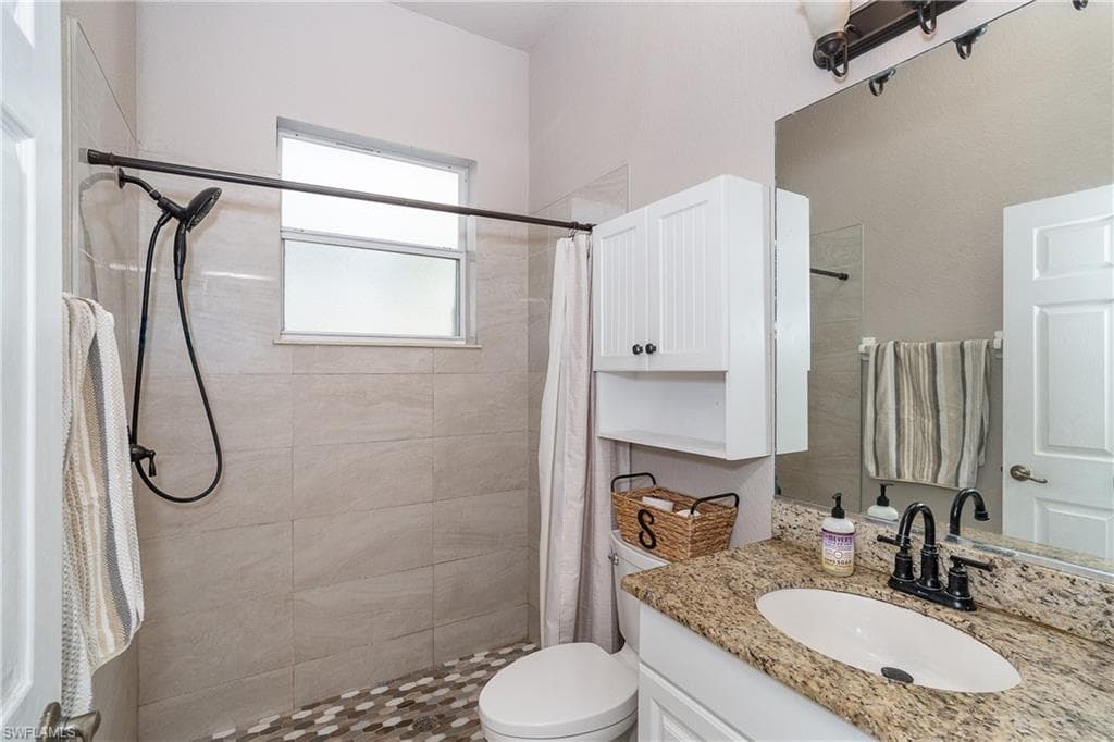 118 Abercrombie Ave, Englewood, FL 34223-21