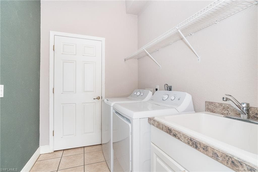 118 Abercrombie Ave, Englewood, FL 34223-22