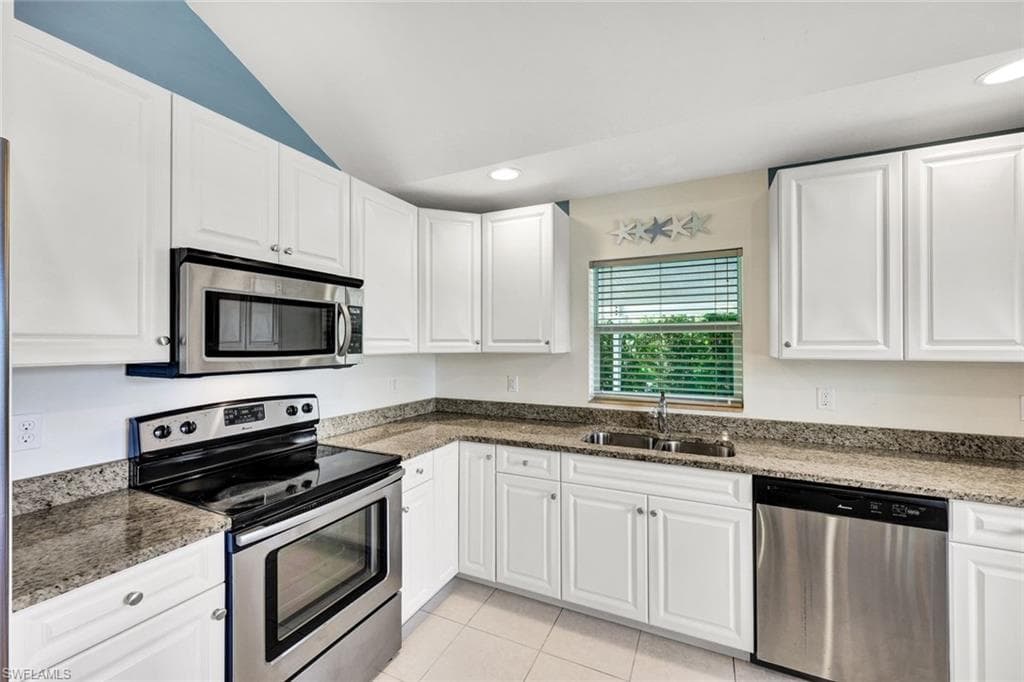 10170 Carolina St, Bonita Springs, FL 34135-6