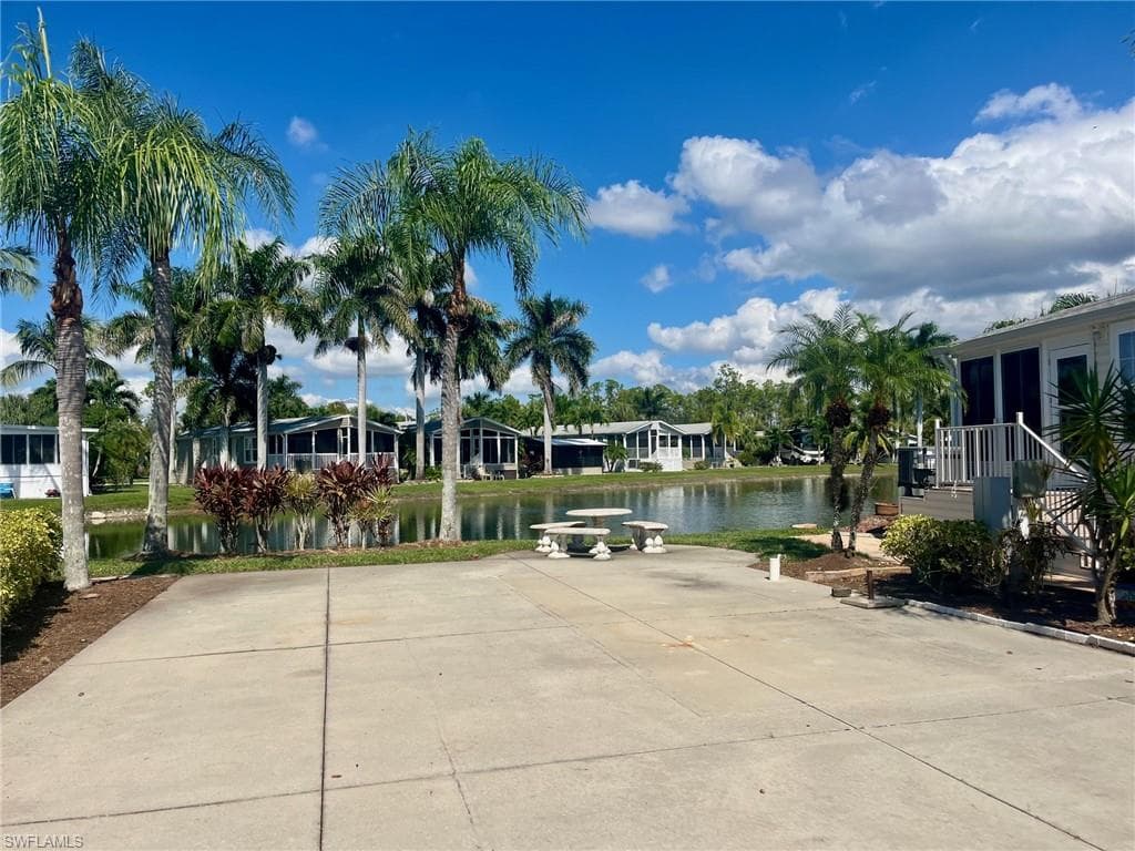 1262 Silver Lakes Blvd, Naples, FL 34114-3