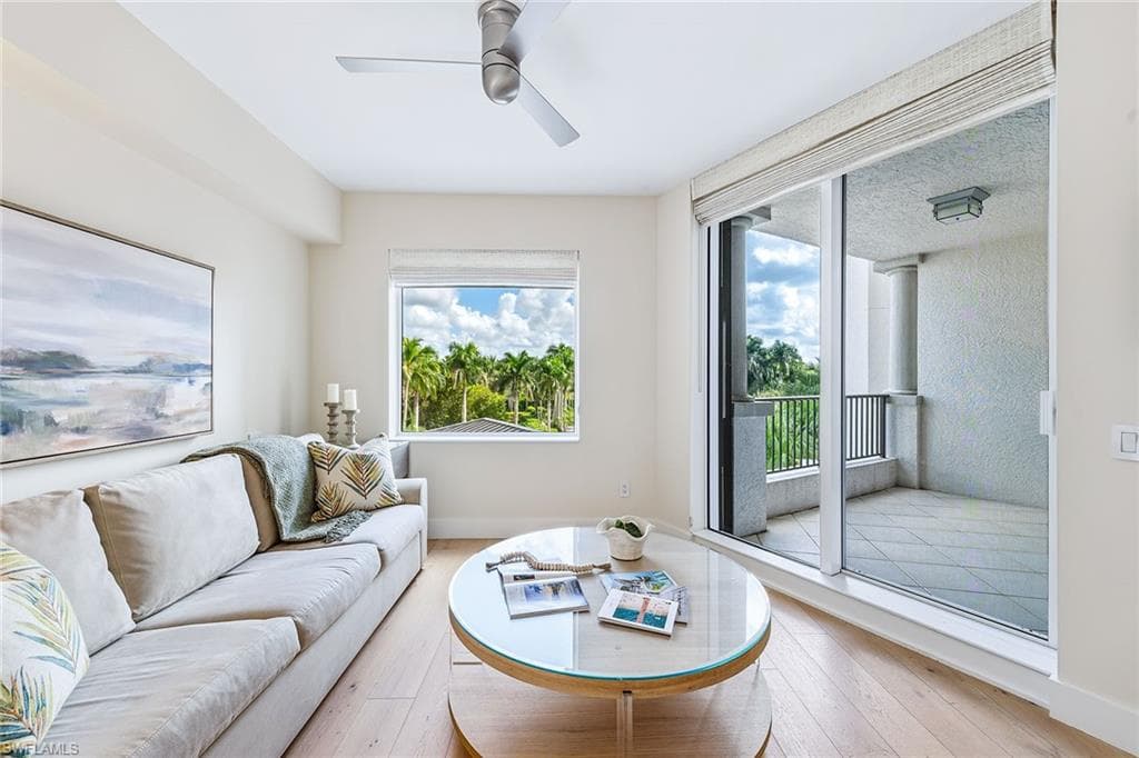 8930 Bay Colony Dr 303, Naples, FL 34108-16