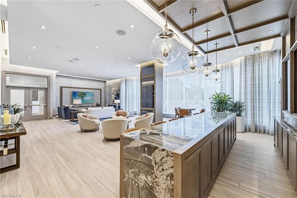 8930 Bay Colony Dr 303, Naples, FL 34108-22