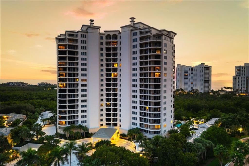 8930 Bay Colony Dr 303, Naples, FL 34108-24